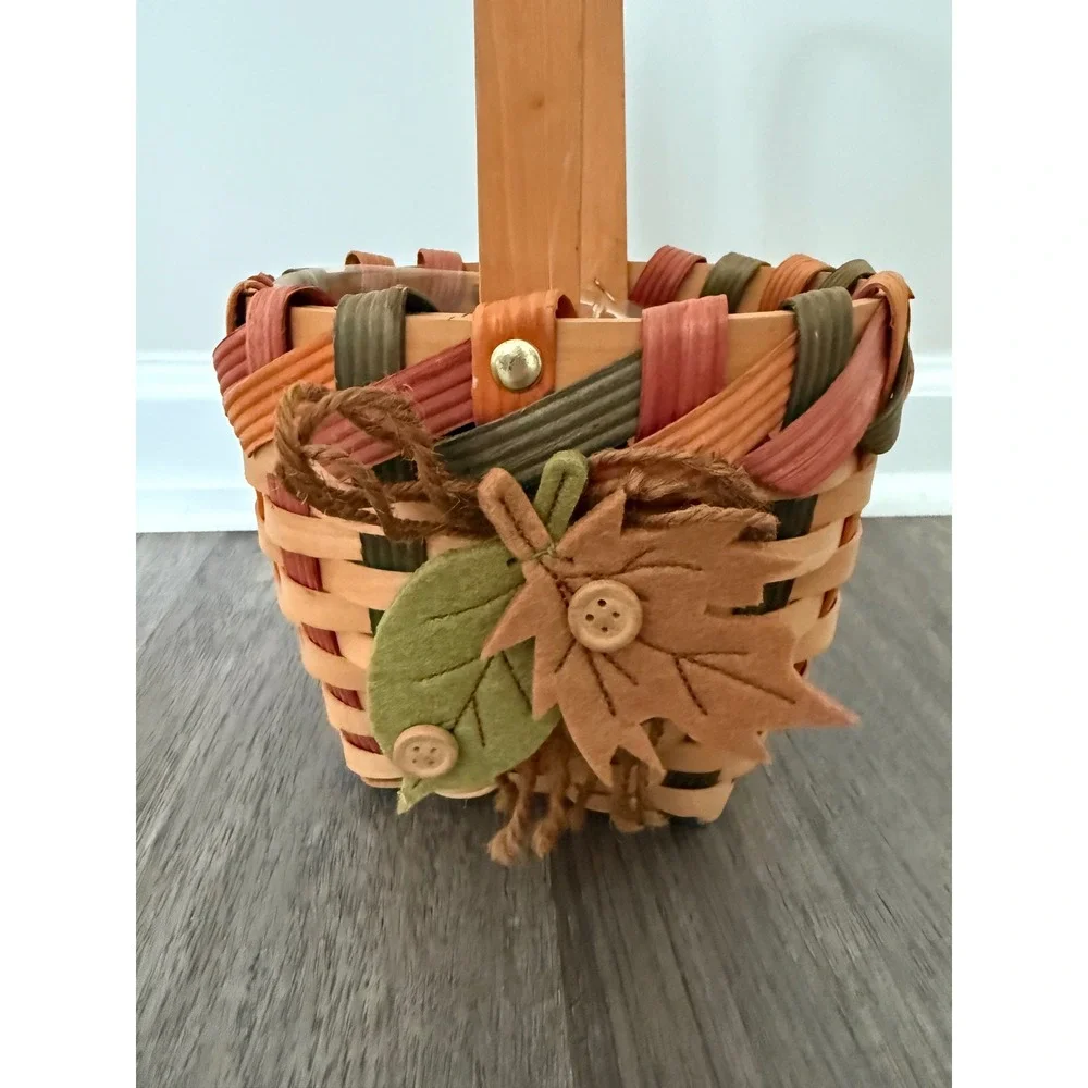 Vintage-Style Fall Woven Basket with Handle & Leaf Accents